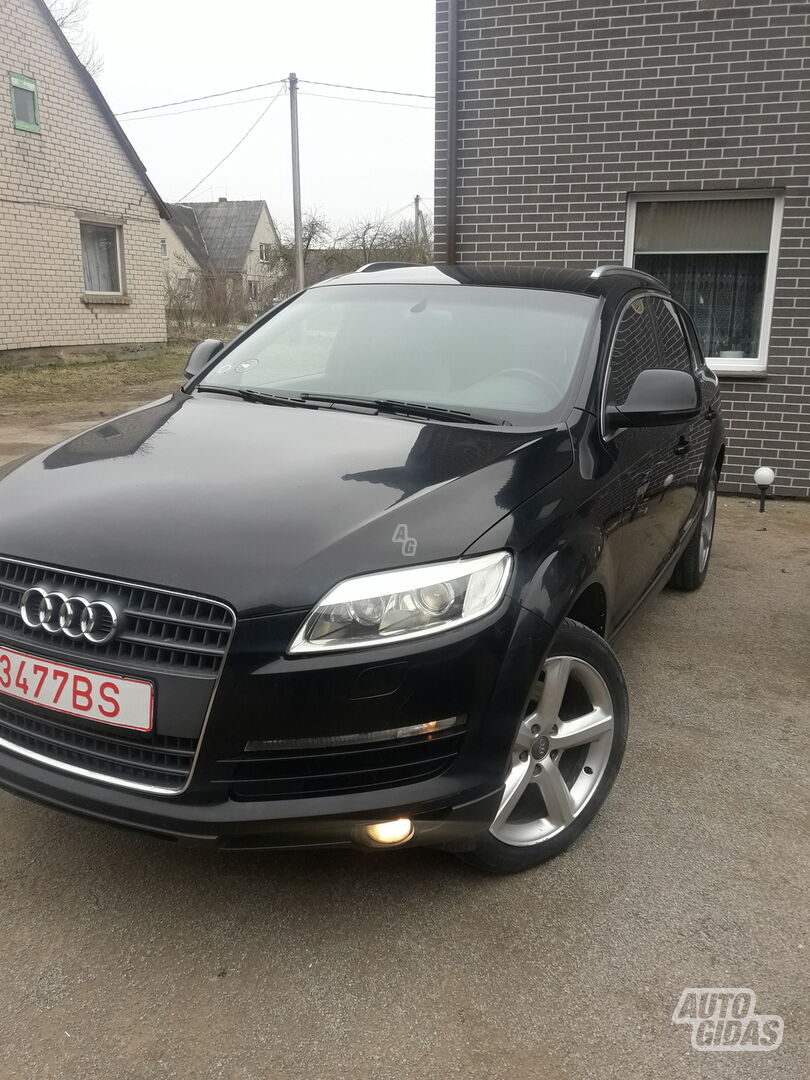 Audi Q7 2008 г Внедорожник / Кроссовер