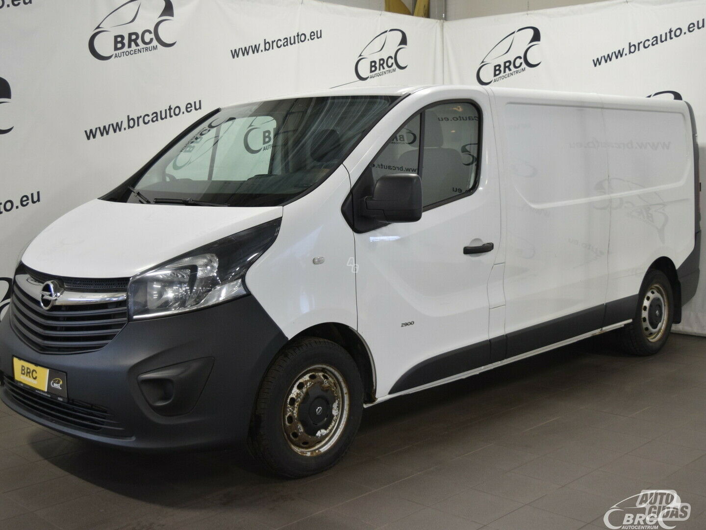 Opel Vivaro L2H1 2016 г