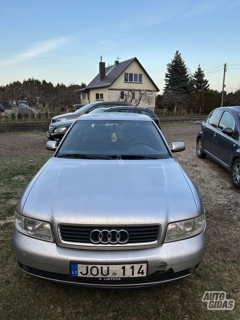 Audi A4 2000 г Седан