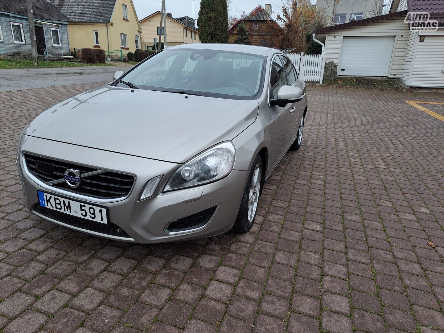 Volvo S60 2011 г Седан