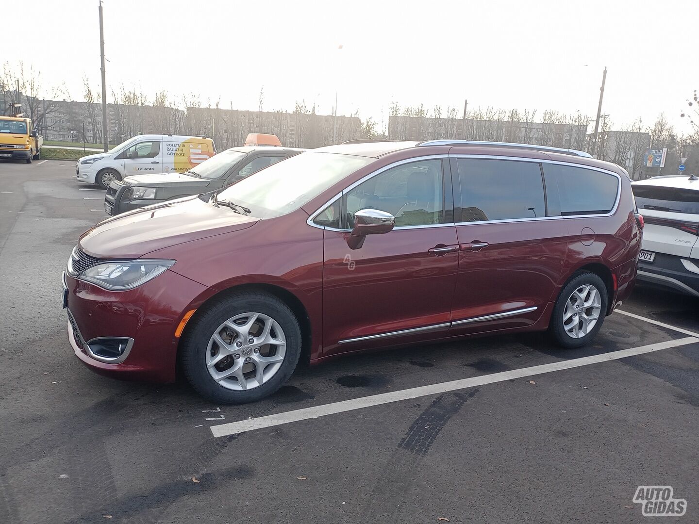 Chrysler Pacifica 2017 m Vienatūris