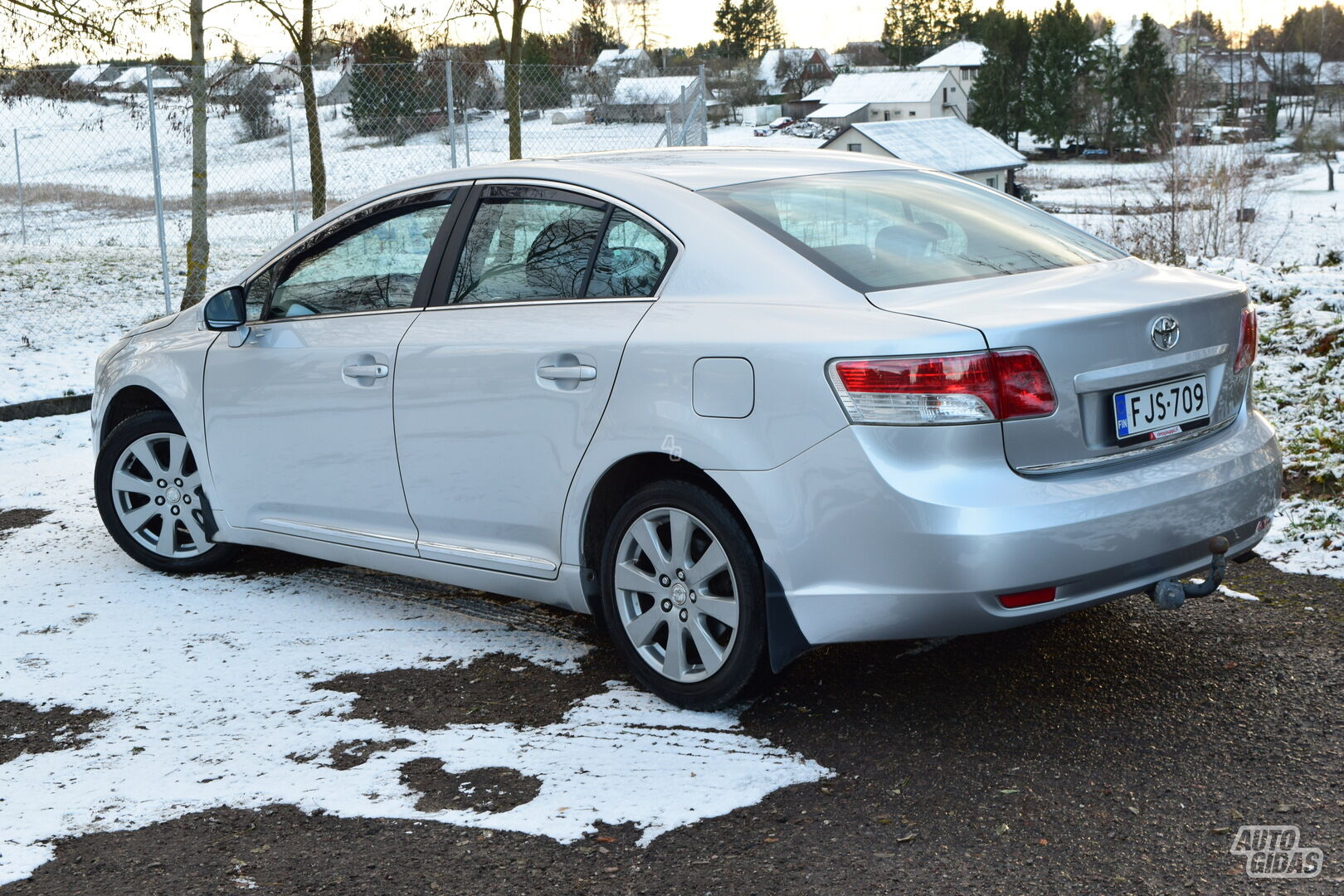 Toyota Avensis 2010 г Седан