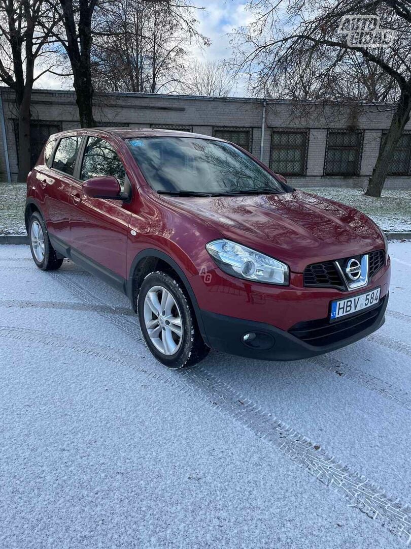 Nissan Qashqai 2014 г Внедорожник / Кроссовер