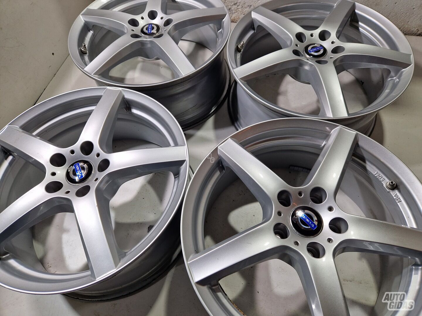 Volvo V70, S60 V70 light alloy R17 rims