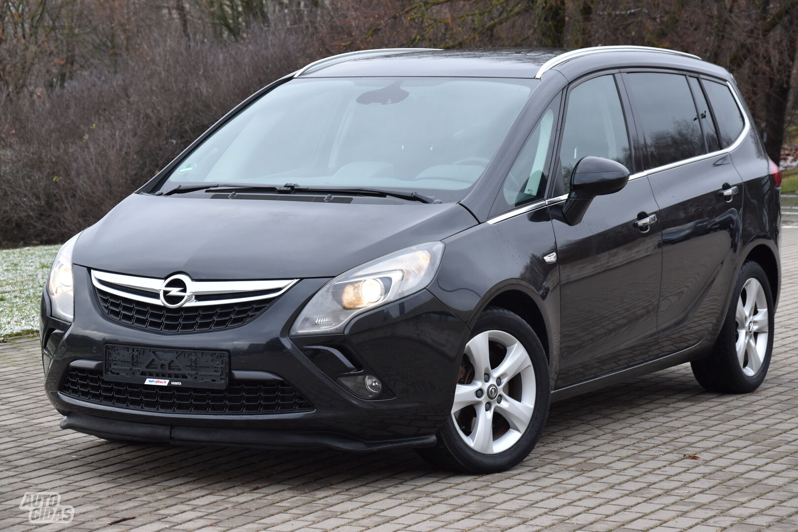 Opel Zafira Tourer C 2012 y