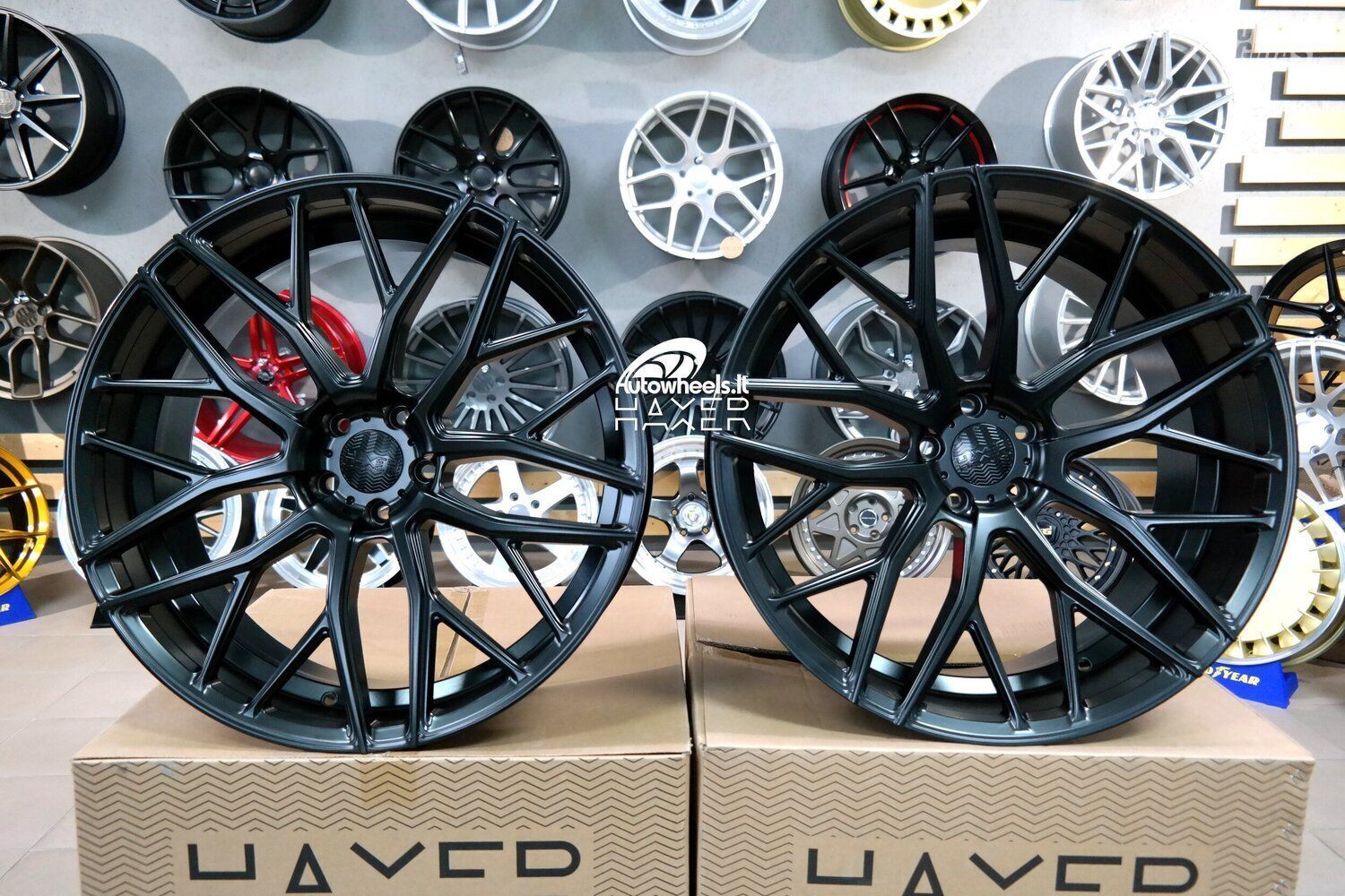 Autowheels Haxer HX038 R22x9-10.5 lengvojo lydinio R22 ratlankiai