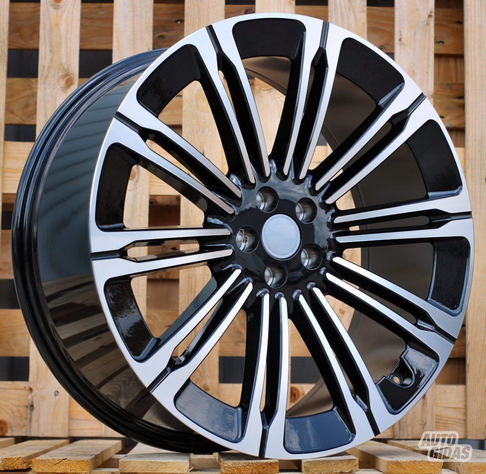 Autowheels Land Rover Split 1075 Style light alloy R22 rims