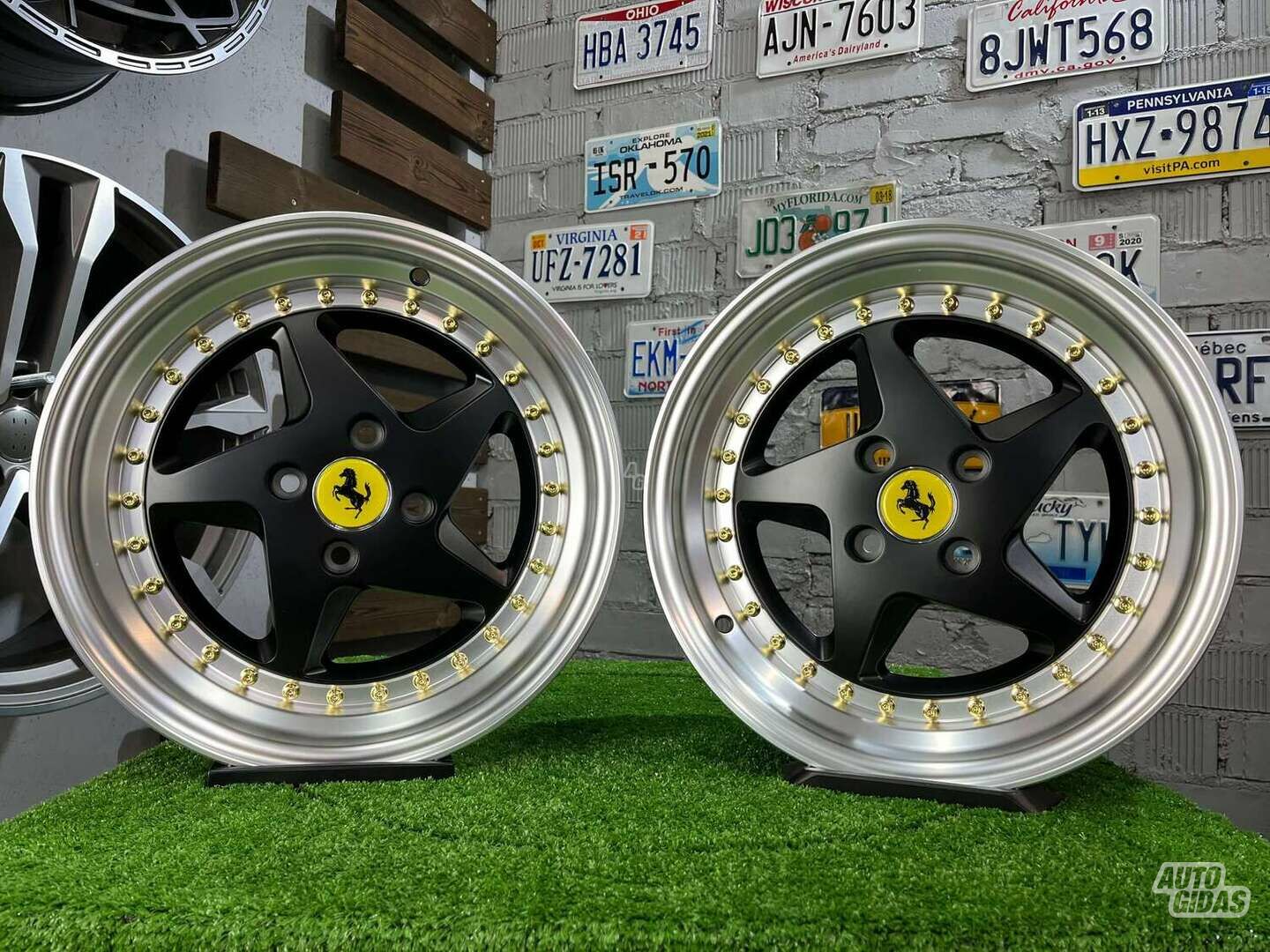 Autowheels Ferrari 348TS JDM E30 VW Black lengvojo lydinio R15 ratlankiai