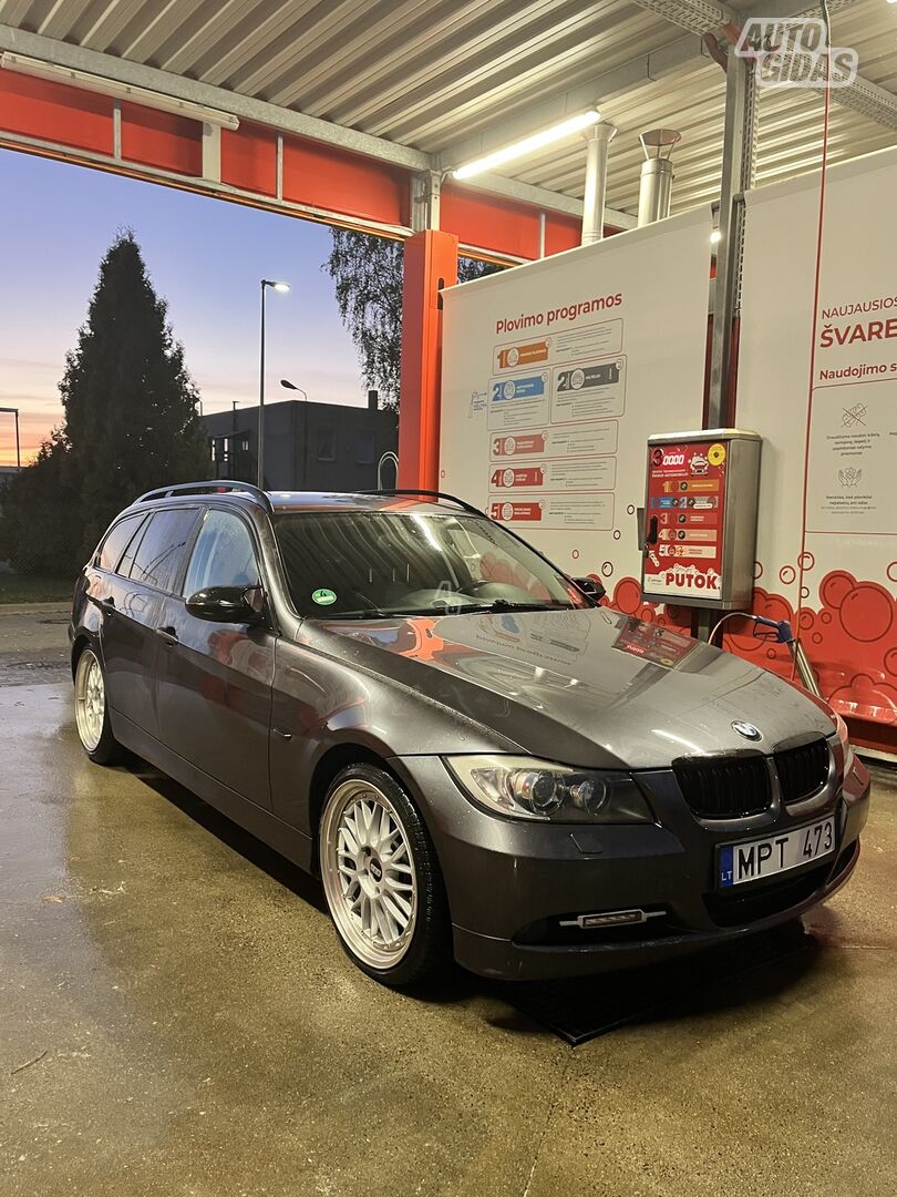 Bmw 318 E91 2008 y