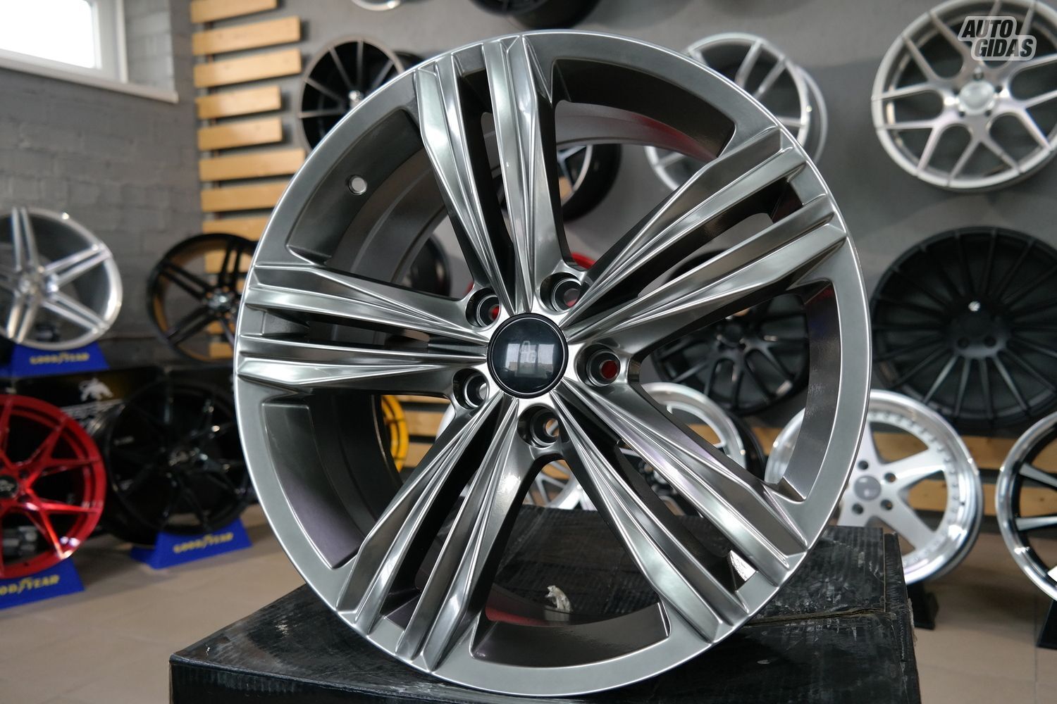 Autowheels VW Auckland Style Tiguan, Golf lengvojo lydinio R17 ratlankiai