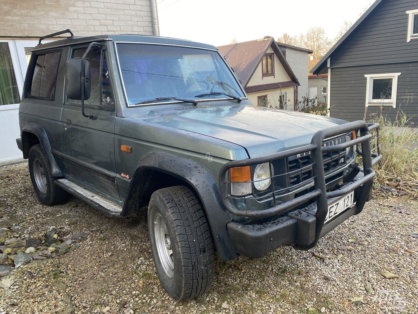 Mitsubishi Pajero 1990 y Off-road / Crossover