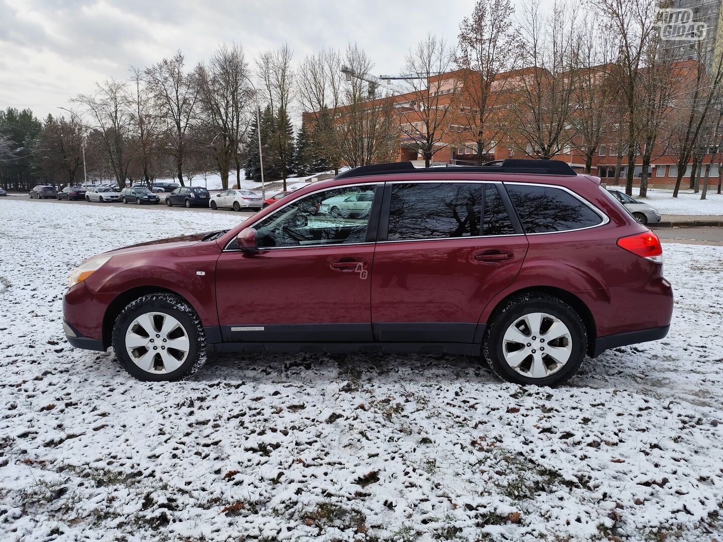 Subaru OUTBACK 2011 y Off-road / Crossover