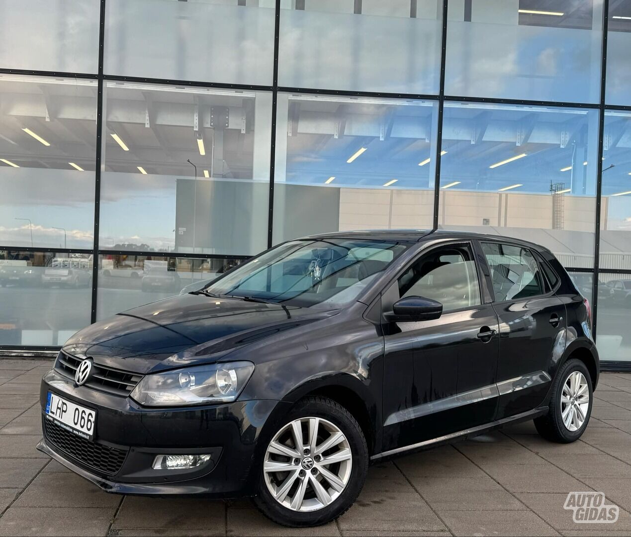 Volkswagen Polo 2010 г Хэтчбек