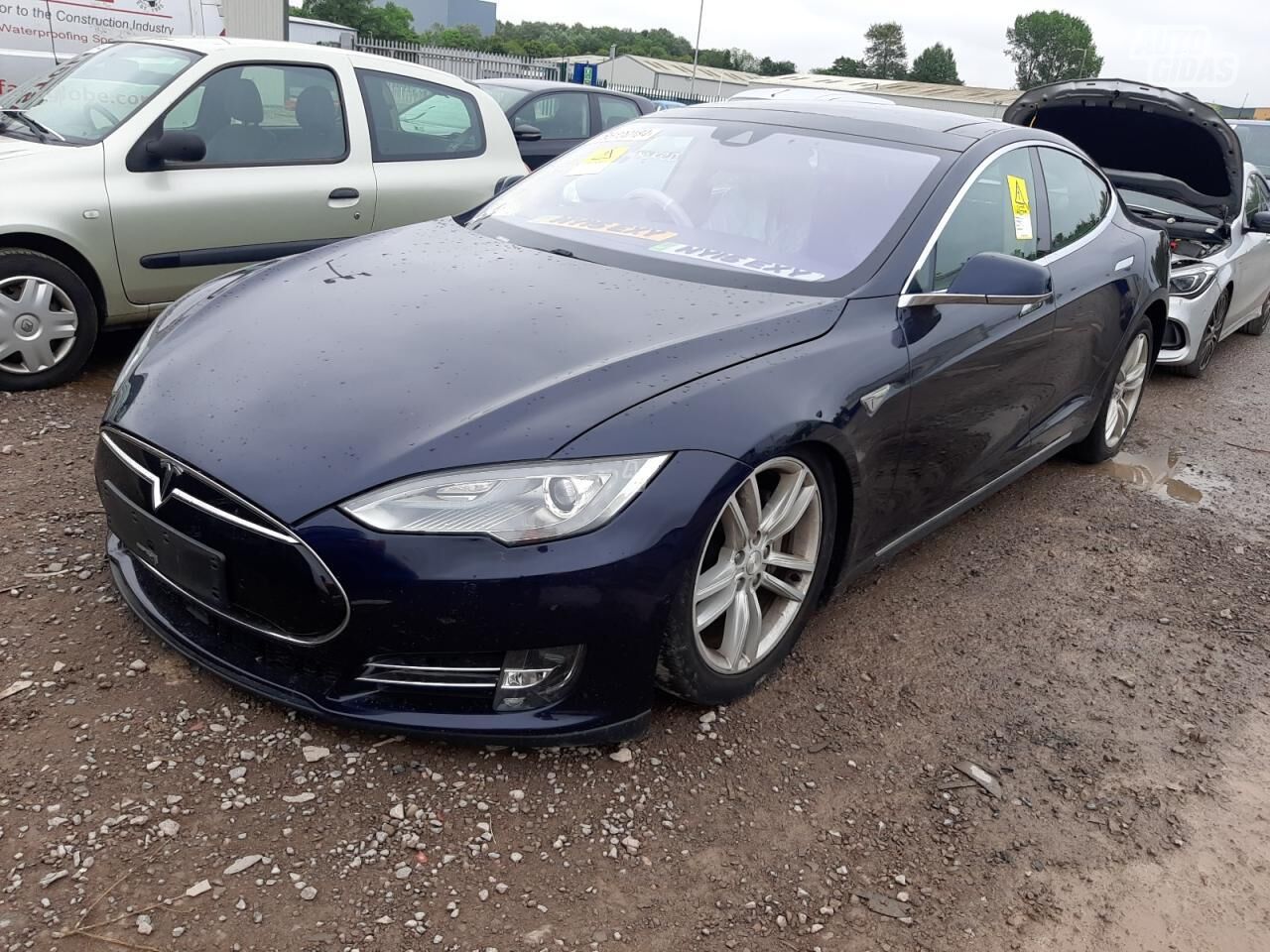 Tesla Model S 2015 y parts