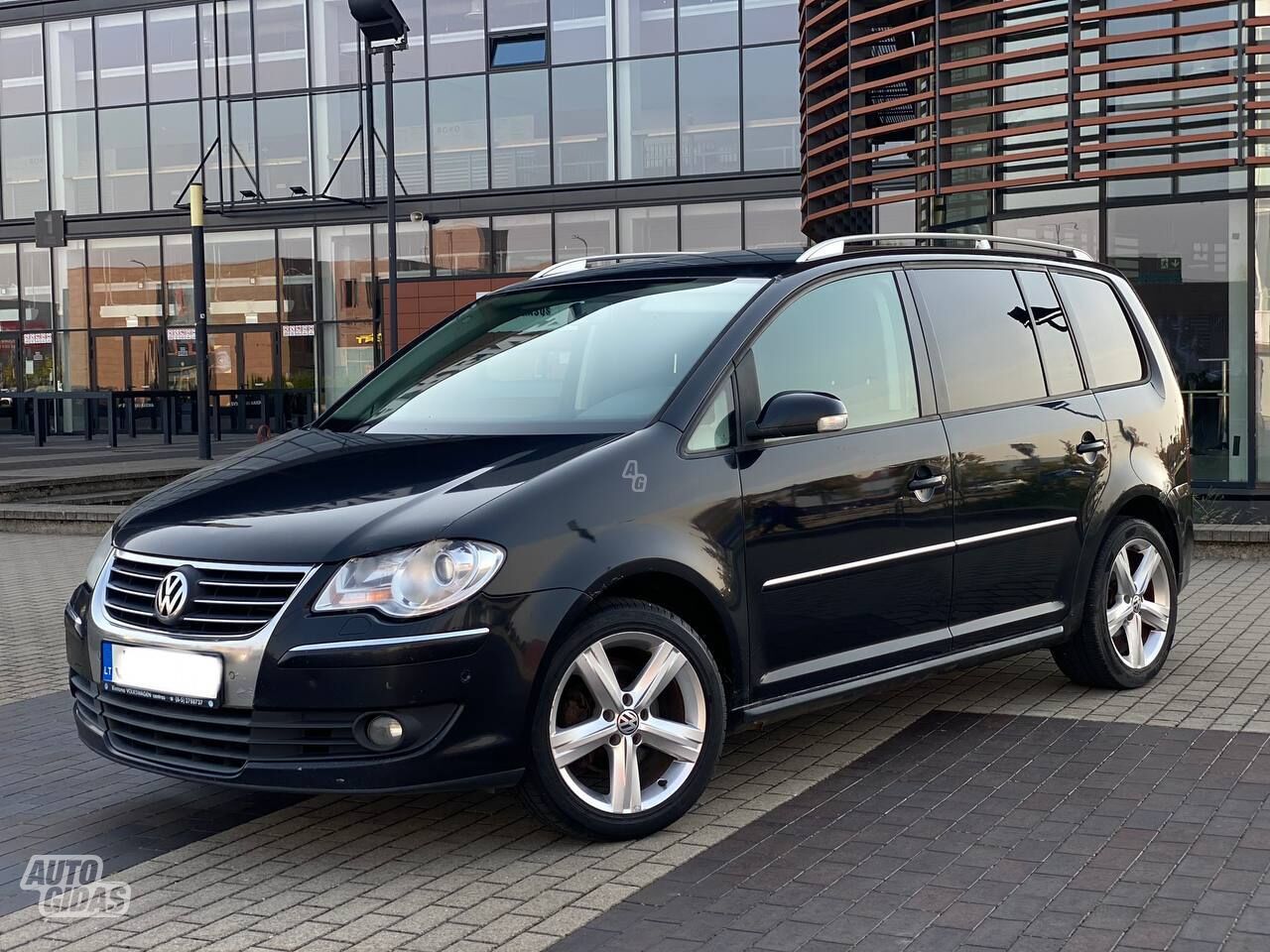 Volkswagen Touran 2008 г Минивэн