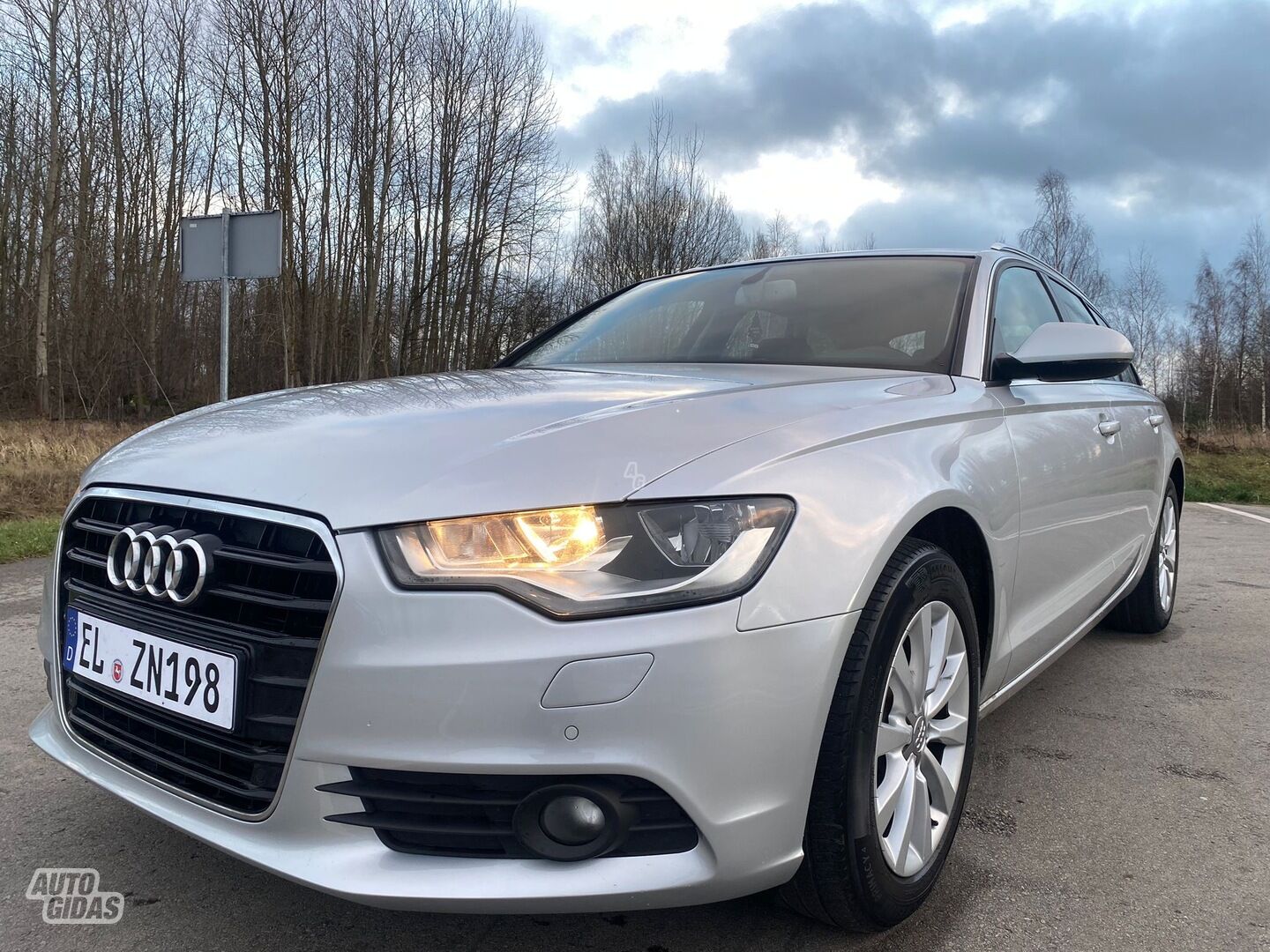 Audi A6 2012 m Universalas