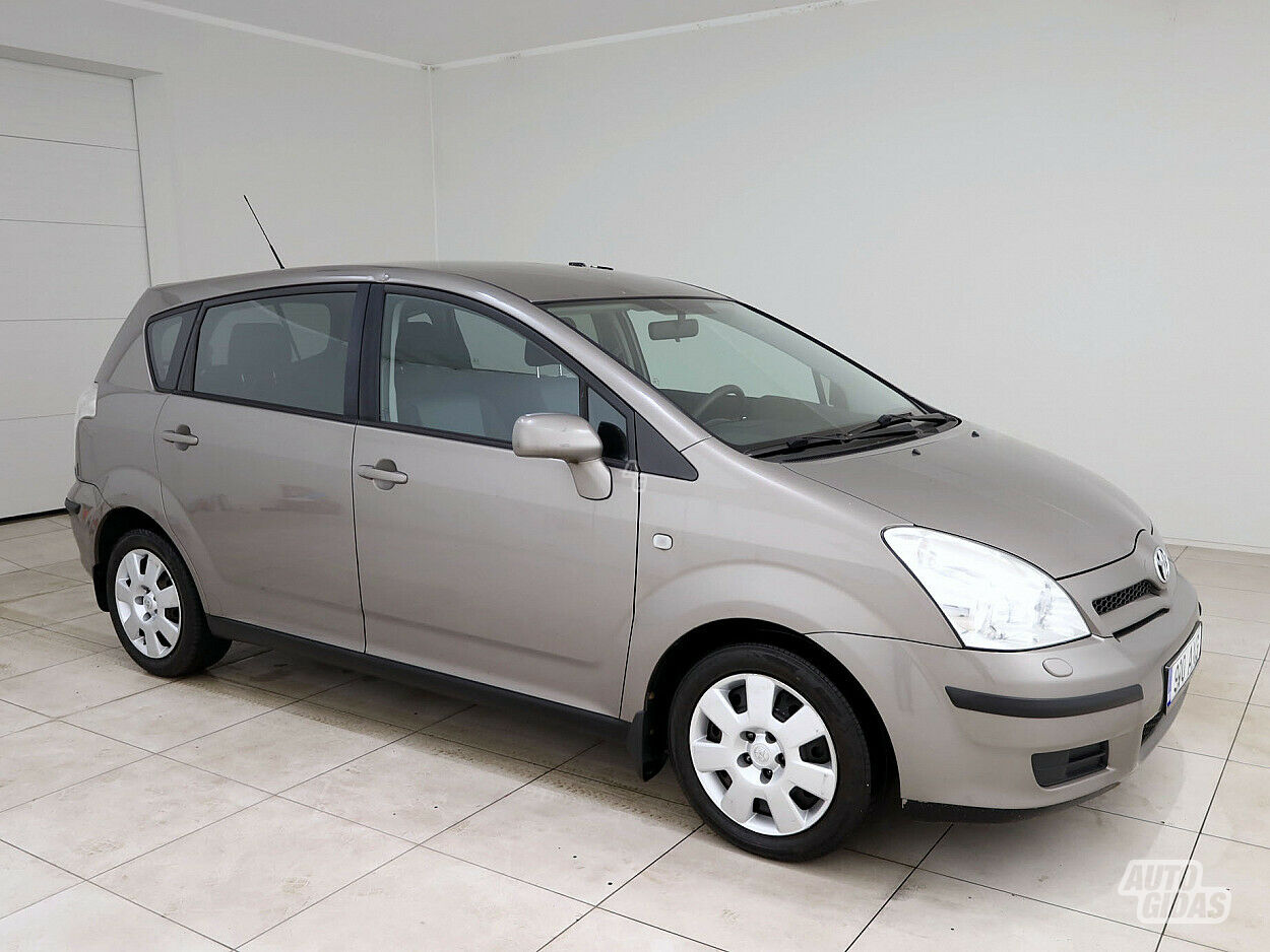 Toyota Corolla Verso 2006 г Минивэн