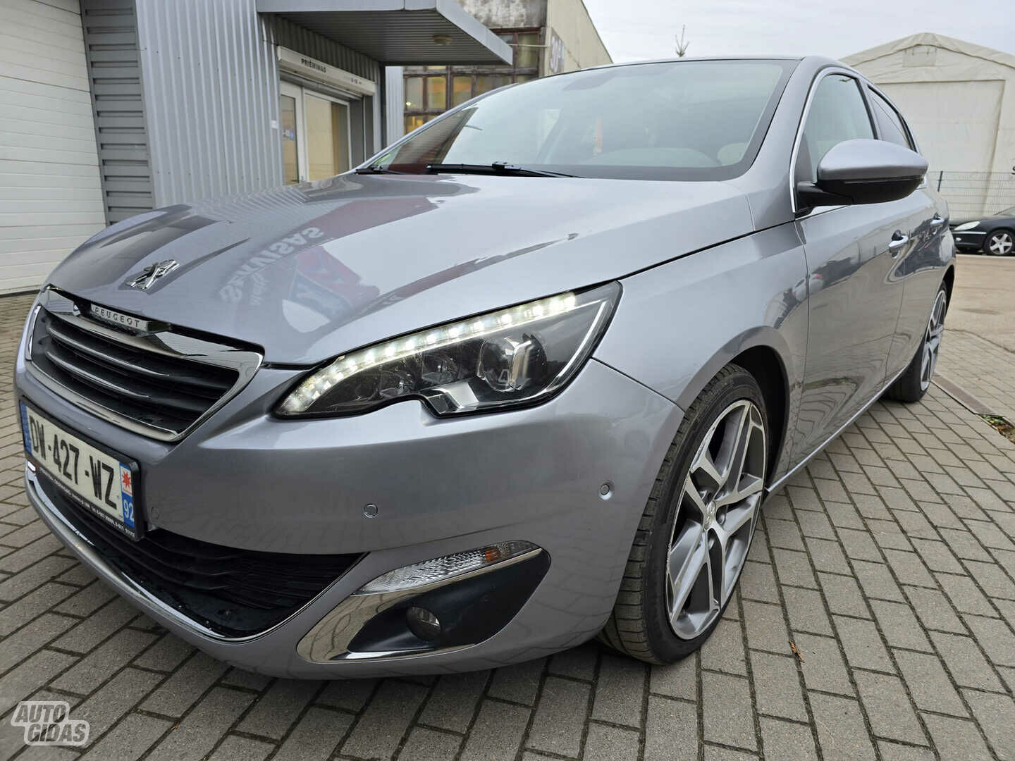 Peugeot 308 2015 y Hatchback