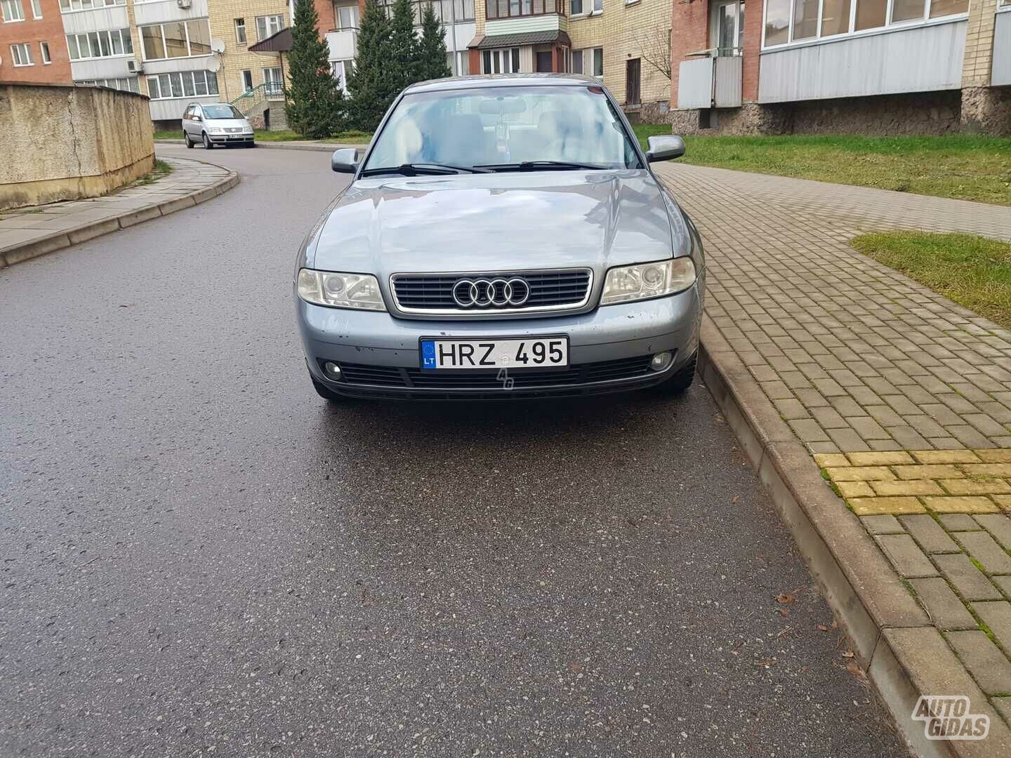 Audi A4 1999 m Sedanas