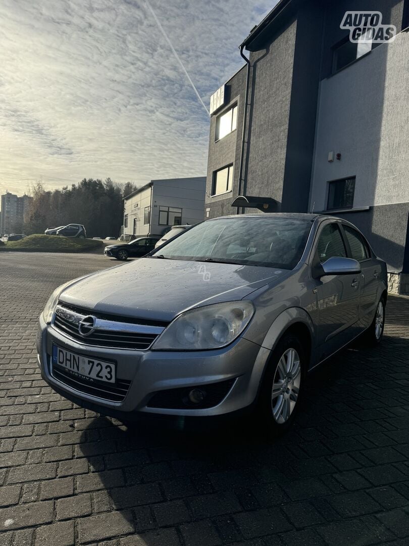 Opel Astra 2008 г Седан