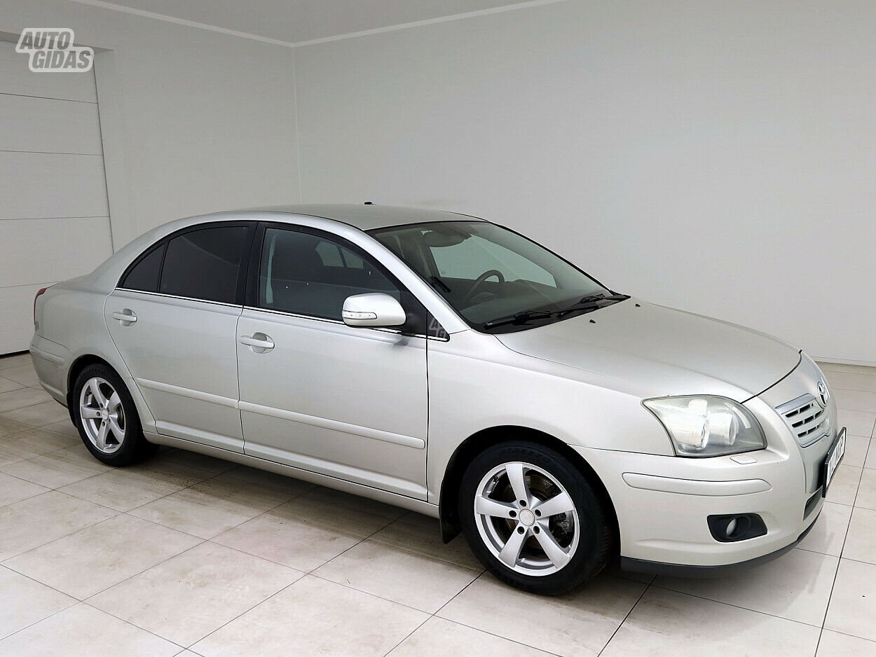 Toyota Avensis 2006 y Sedan