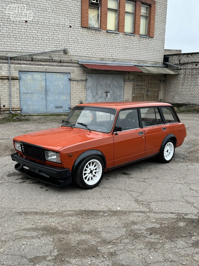 Lada 2104 1985 m Universalas