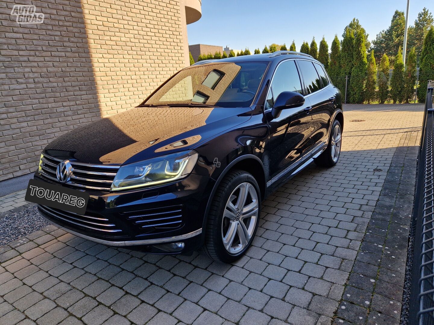 Volkswagen Touareg II 2015 y