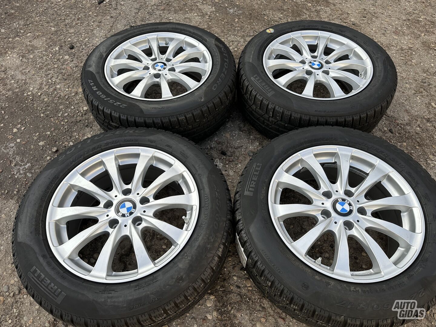 BMW Siunciam, 7.5J ET32 light alloy R17 rims