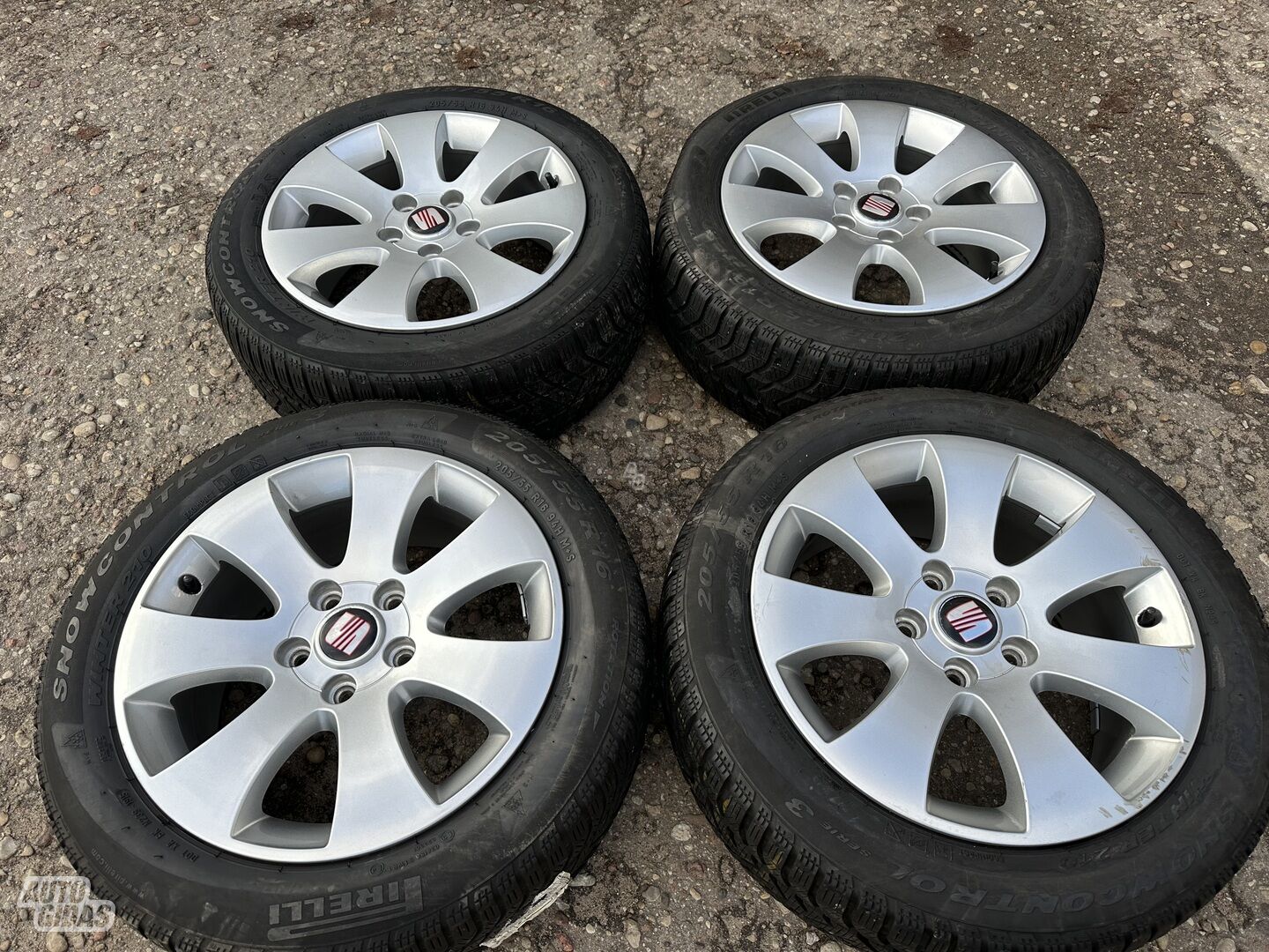 Seat Siunciam, 7J ET45 light alloy R16 rims