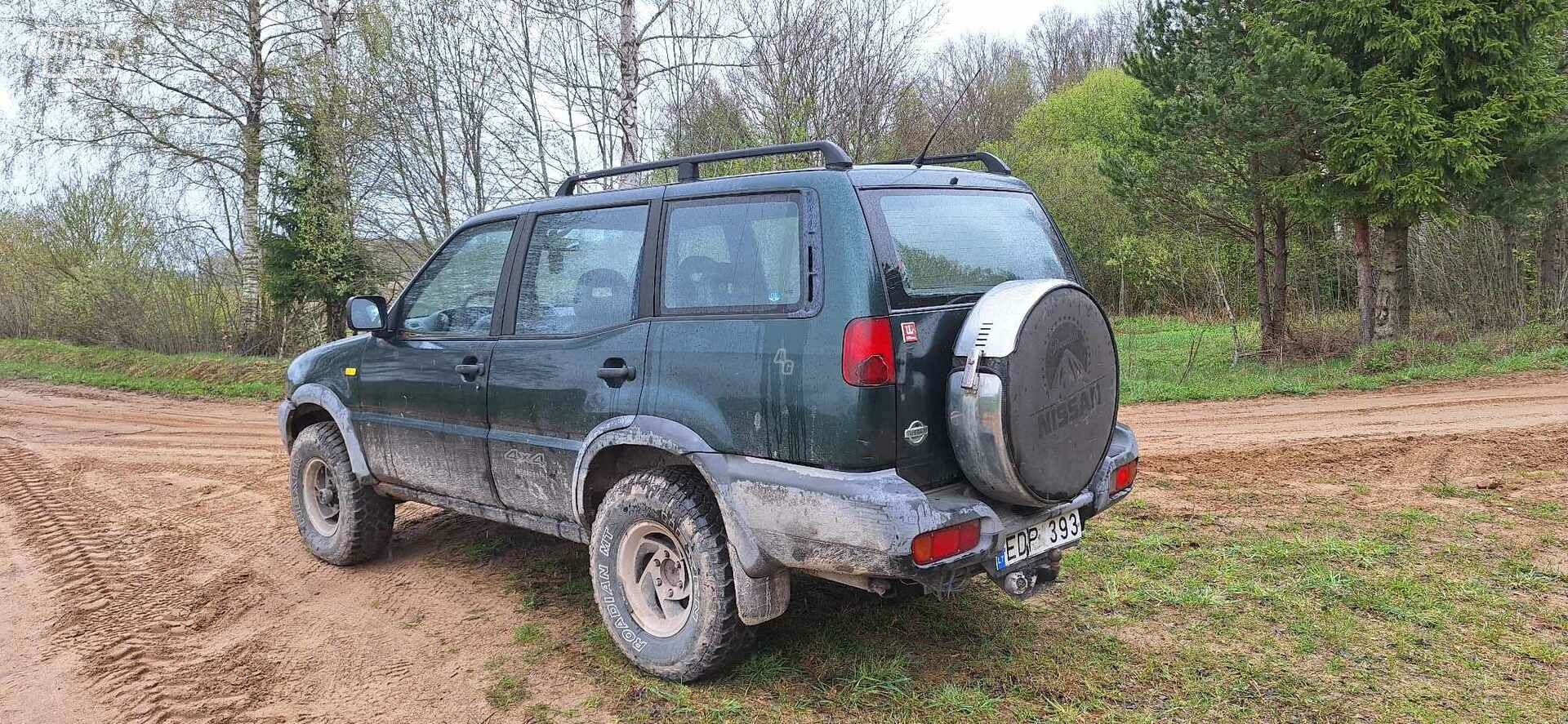 Nissan Terrano 2000 m Visureigis / Krosoveris