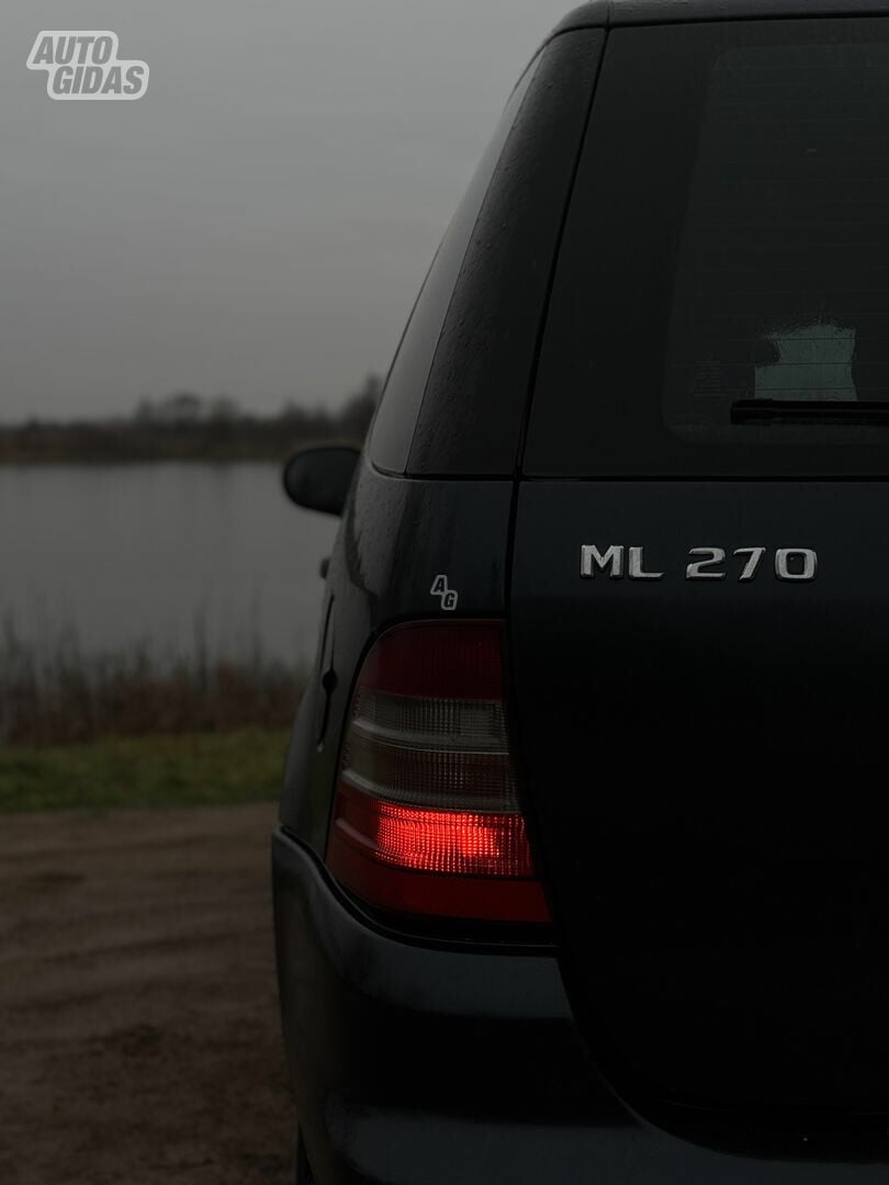 Mercedes-Benz ML 270 W163 2000 y