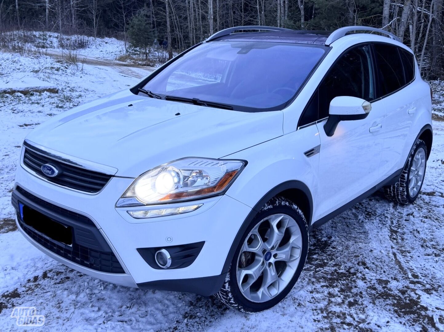 Ford Kuga 2011 y Off-road / Crossover