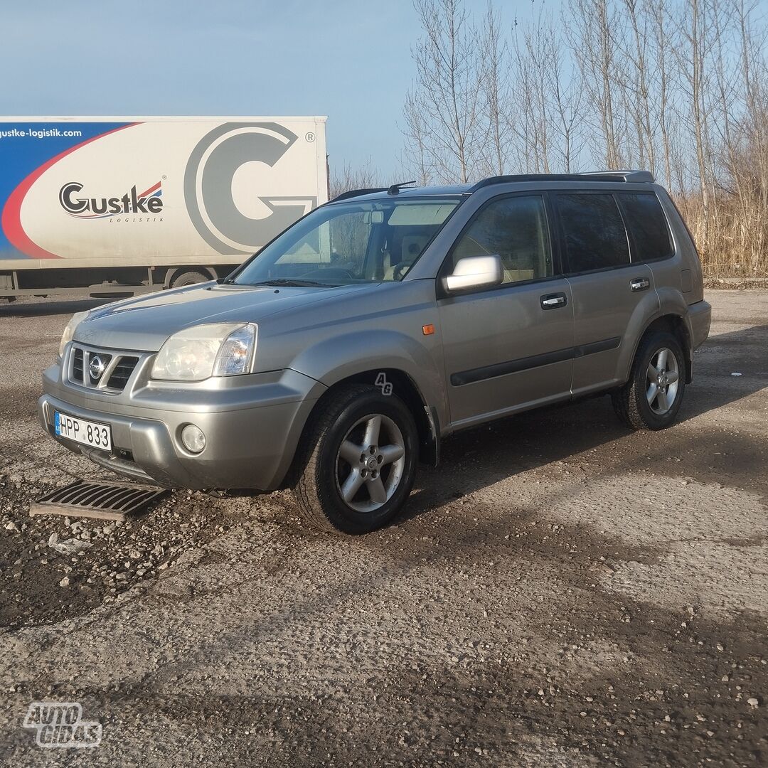 Nissan X-Trail 2003 г Внедорожник / Кроссовер