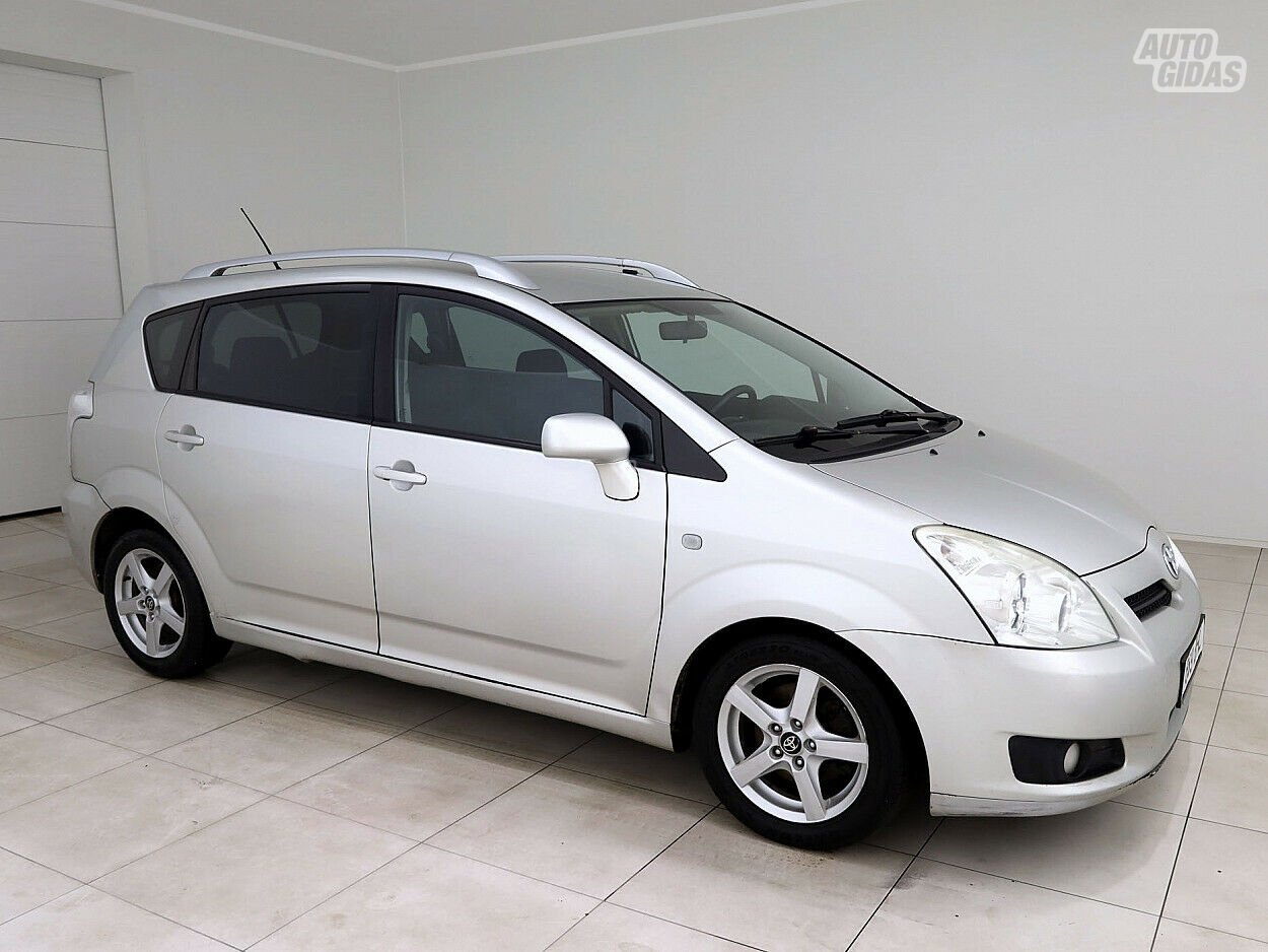 Toyota Corolla Verso 2008 г Минивэн