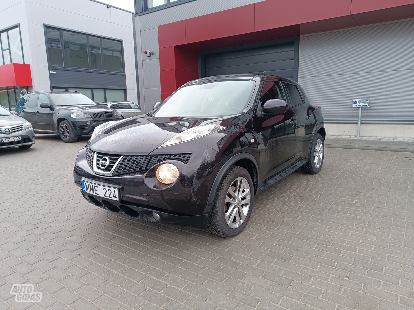 Nissan Juke 2013 г Внедорожник / Кроссовер