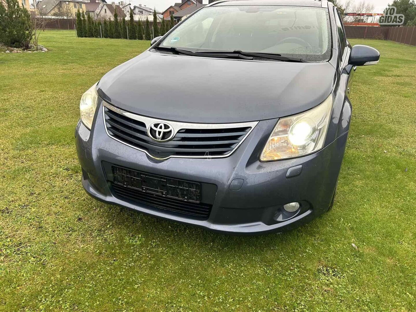 Toyota Avensis 2010 y Wagon