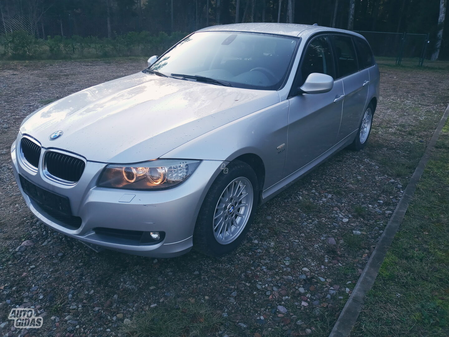 Bmw 320 2011 m Universalas