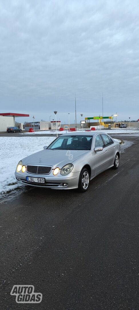 Mercedes-Benz E 320 2005 y Sedan