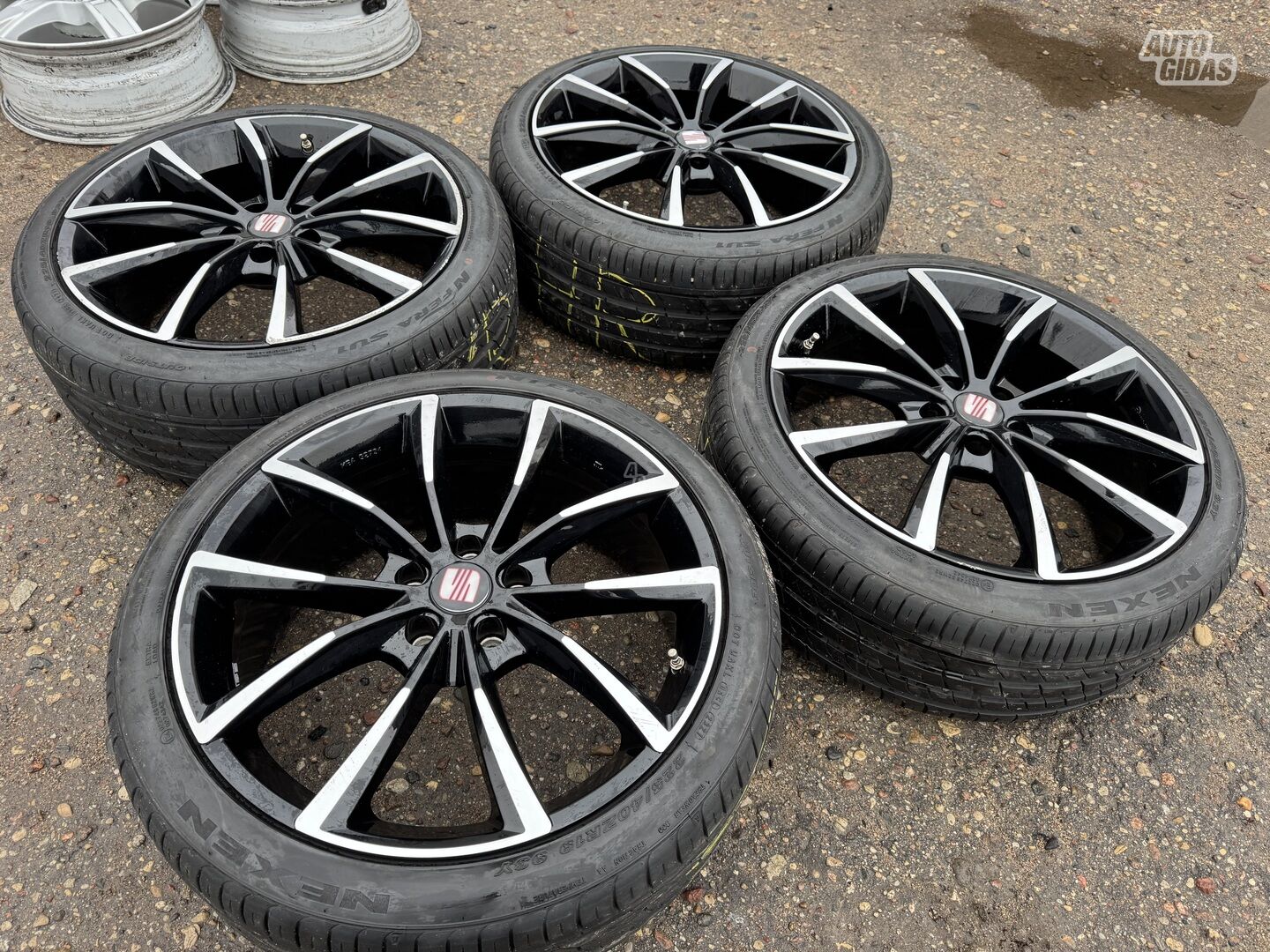 Seat Siunciam 8J ET45 light alloy R19 rims