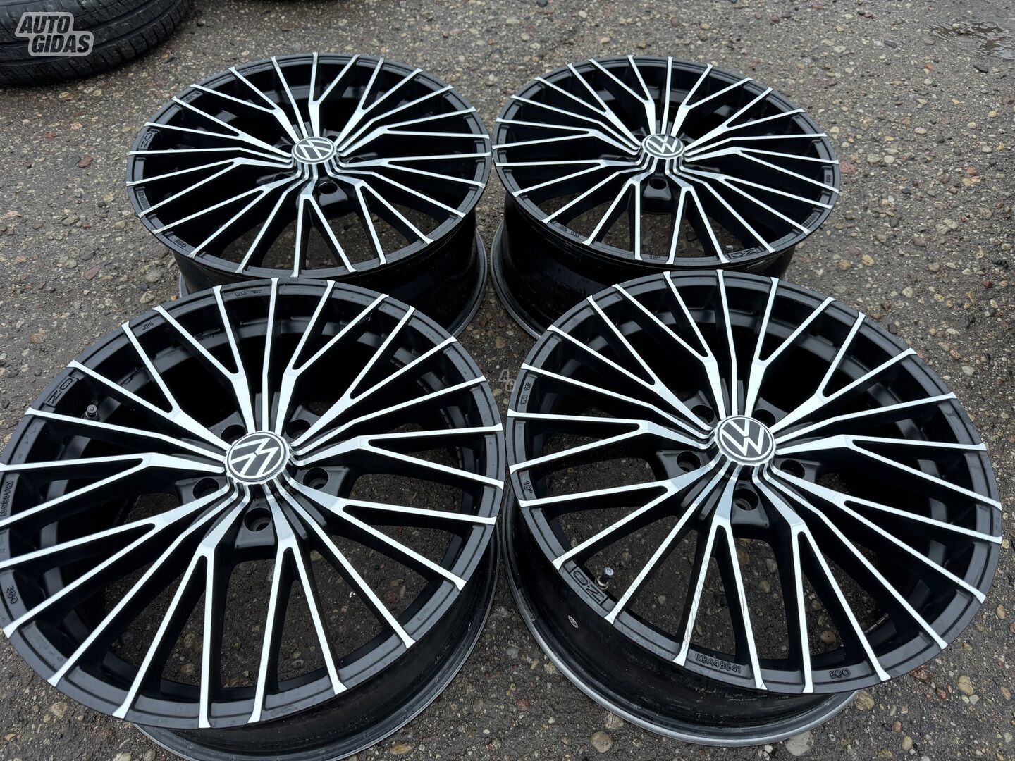 Volkswagen Siunciam, 8J ET48 light alloy R18 rims