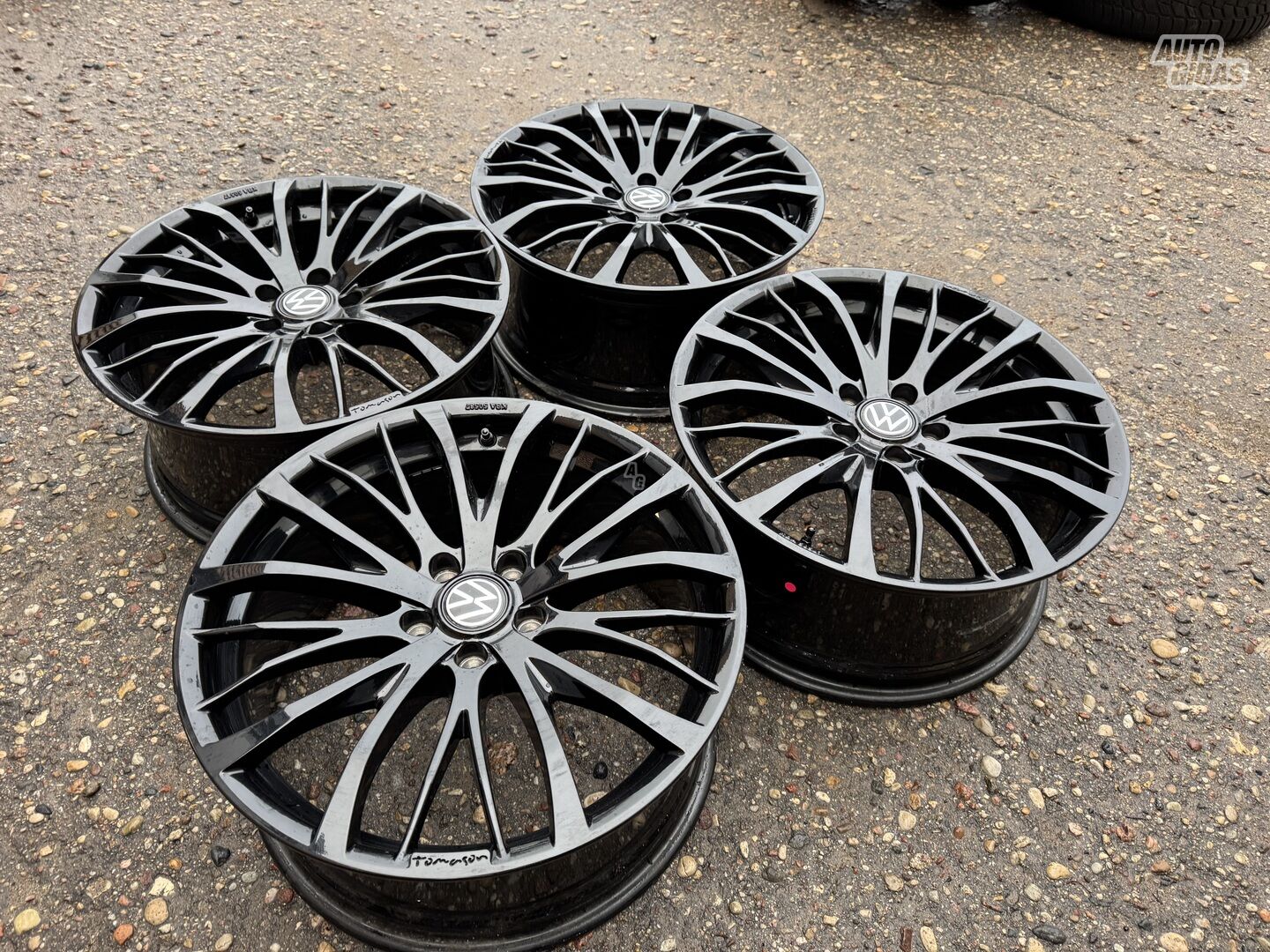 Volkswagen Siunciam, 8.5J ET45 light alloy R19 rims