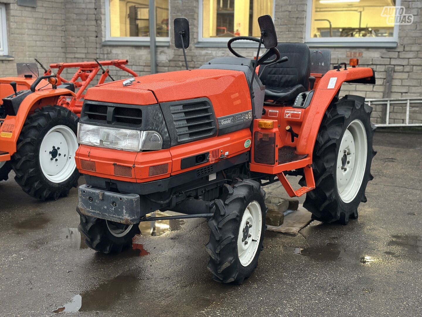 Kubota GL-240 su defektais 1994 m Traktorius