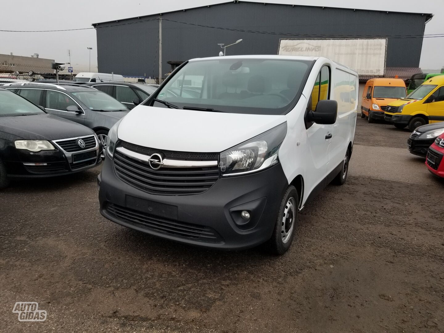 Opel Vivaro 2016 г Минивэн