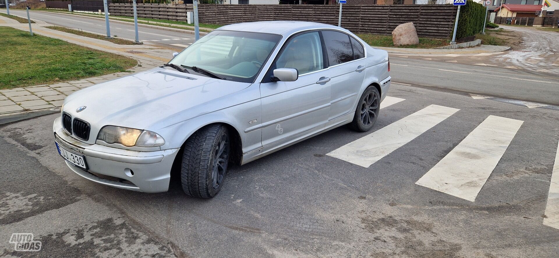 Bmw 330 2001 y Sedan