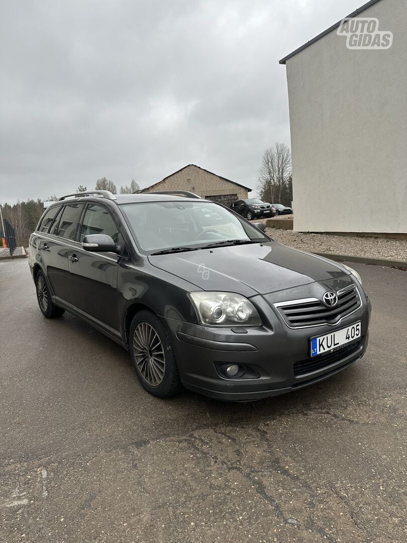 Toyota Avensis 2006 г Хэтчбек