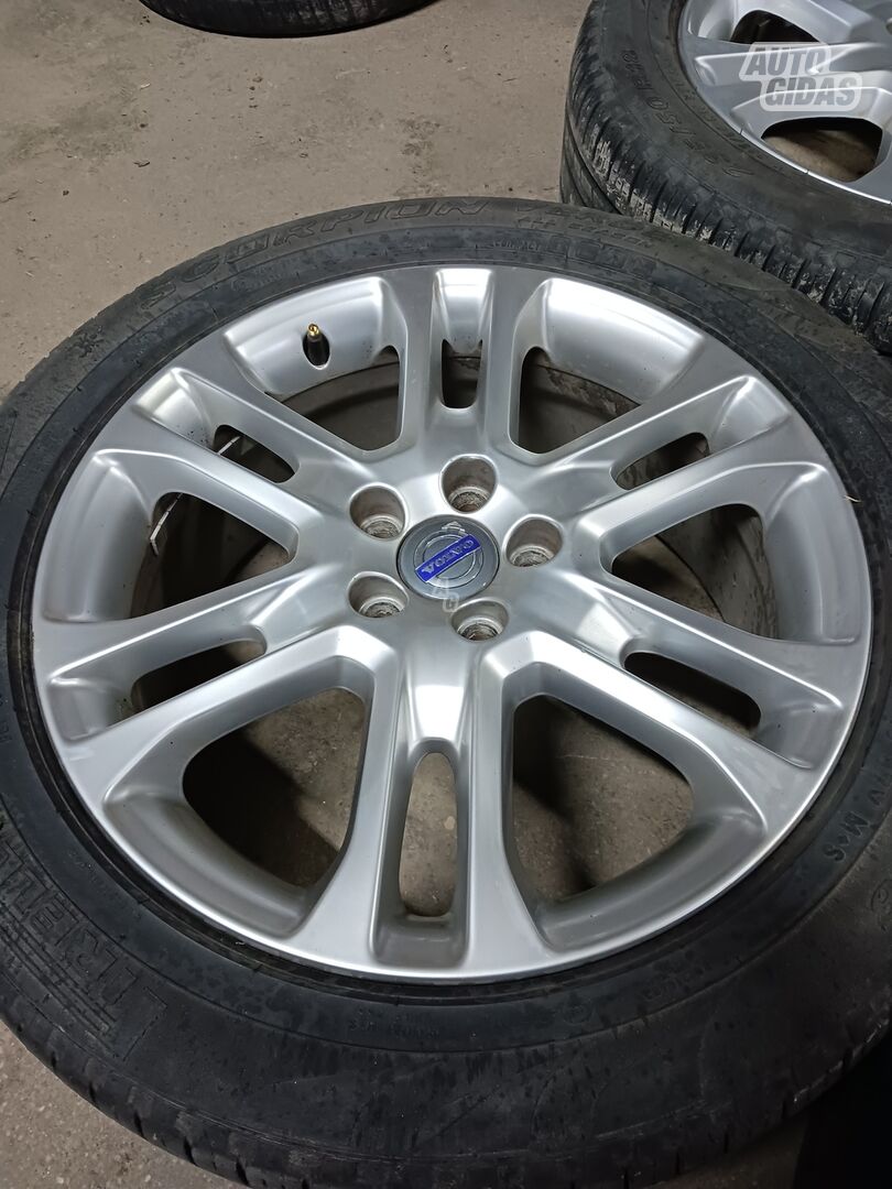 Volvo XC70 light alloy R18 rims