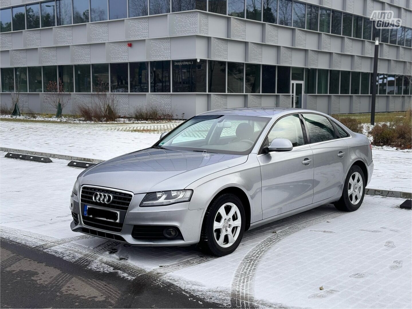 Audi A4 2010 г Седан