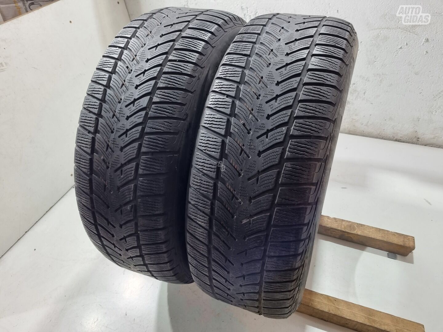 Goodyear 4-5mm R17 žieminės padangos lengviesiems