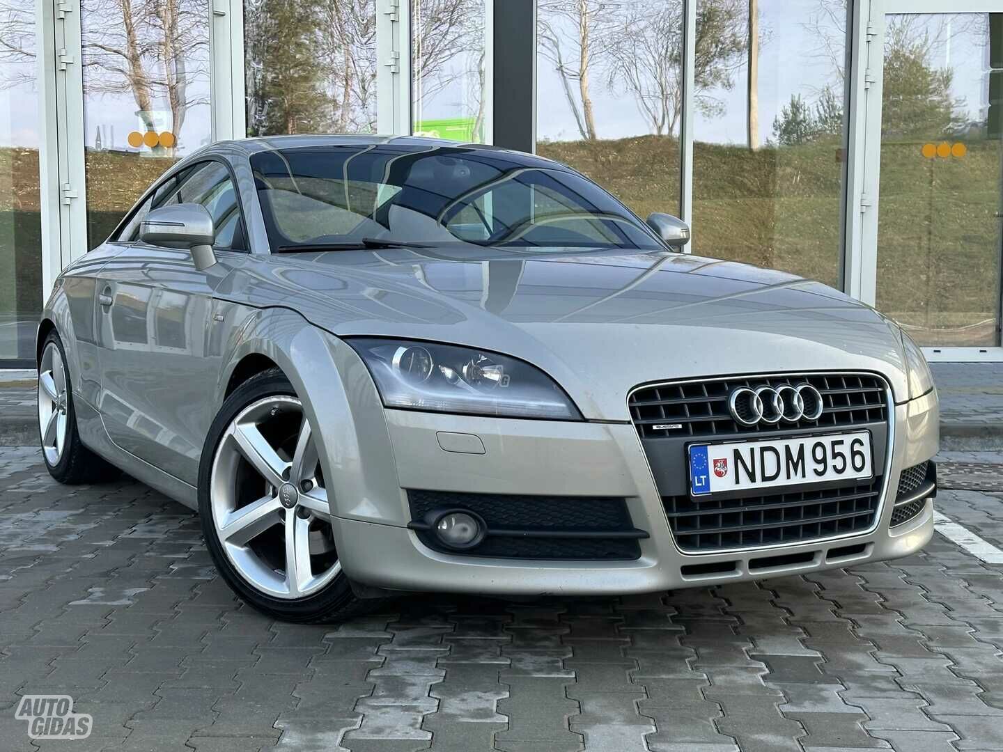 Audi TT 2009 m Coupe