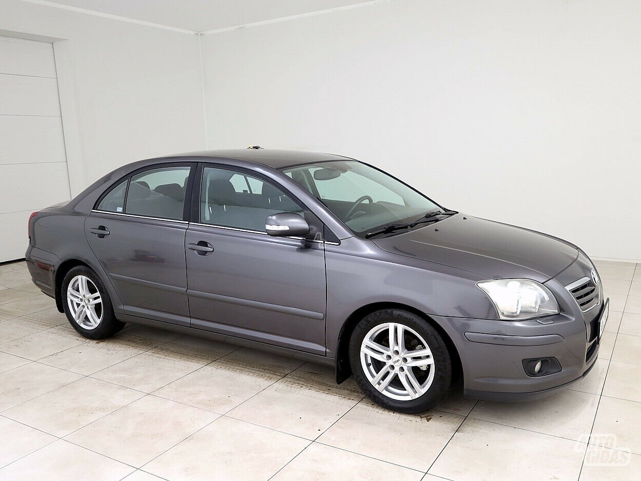 Toyota Avensis 2007 y Sedan